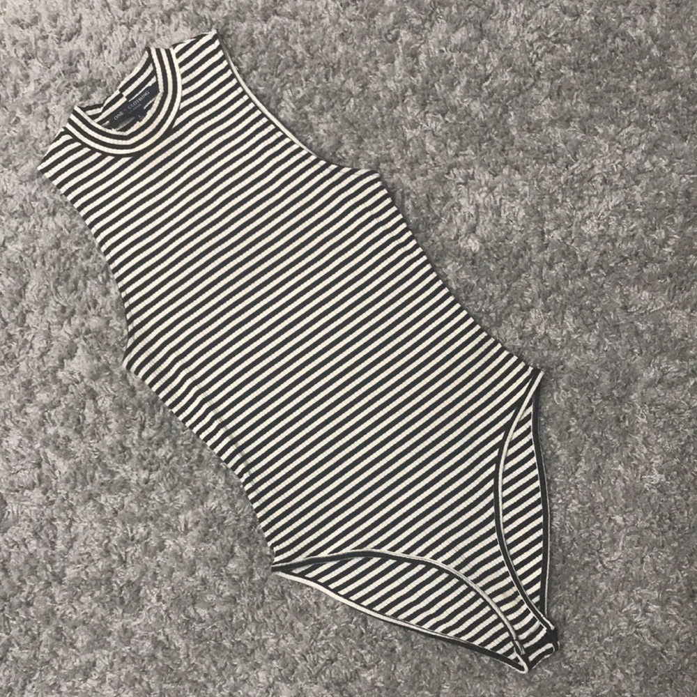 STRIPPED BODYSUIT